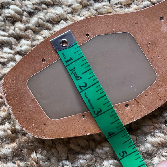 Sevilla Smith The Krysia sandal in Gold - Picture 4 of 8